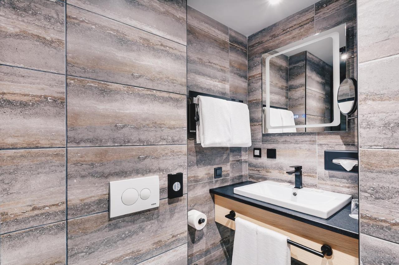 IQ Hotel Kiev Eksteriør billede